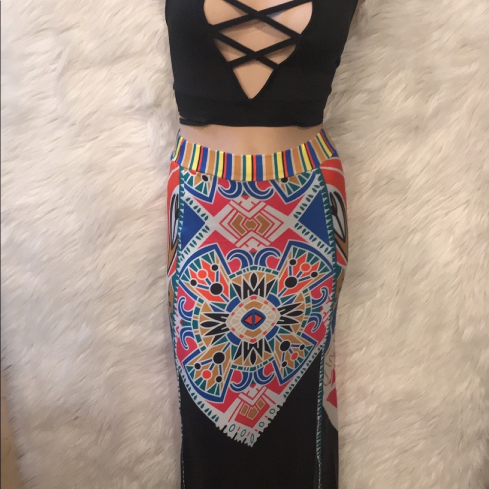 Two pieces sexy top with colorful long skirt. - Picture 7 of 8